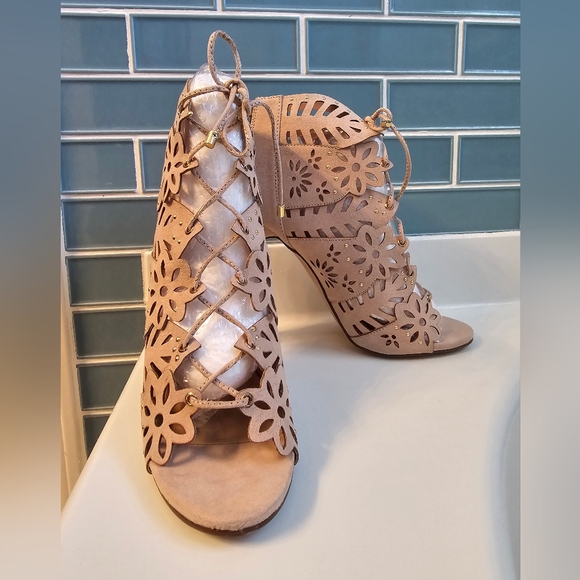 Lasercut heels sandals - Picture 5 of 9